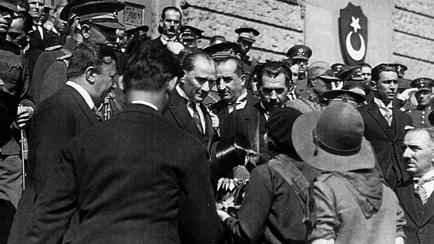 "Sembolik karşılamayla Atatürk'ün Ankara'ya gelişi kutlanamaz”