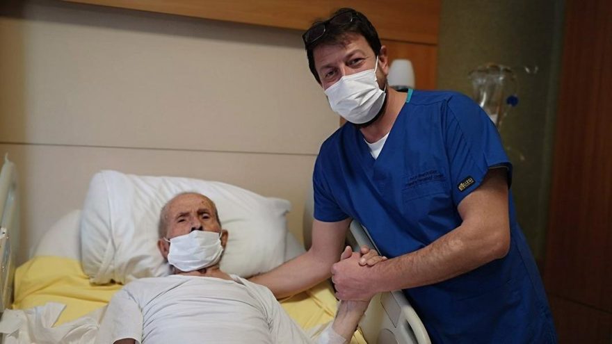 103 yaşındaki 100 torunlu Hacı Dede koronavirüsü atlattı