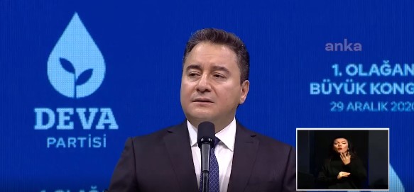 Ali Babacan gözyaşları içinde anlattı: "Siyasete girmem bu yaşananlara karşı bir isyandı"