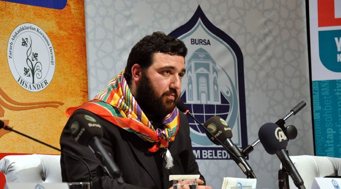 Abdülhamid'in torunu da aşı tartışmasına girdi