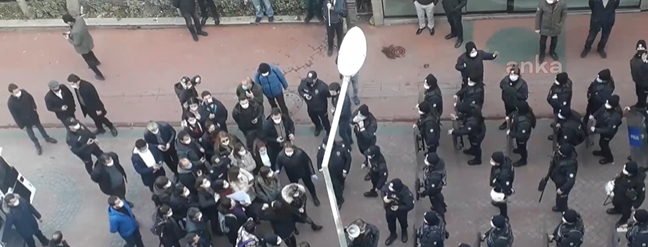 "Sessiz kalmayacağız" diyen kadınlara polis müdahalesi!