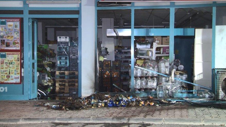 Arnavutköy’de EYP’lerle markete saldırdılar