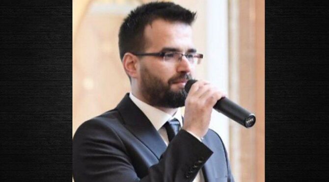 AKP'de ortalık, Beyoğlu ilçe başkanı Enes Özkan tarafından karıştırıldı