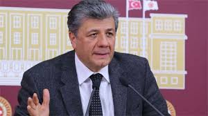 Kadının başı kesiliyor tık yok!