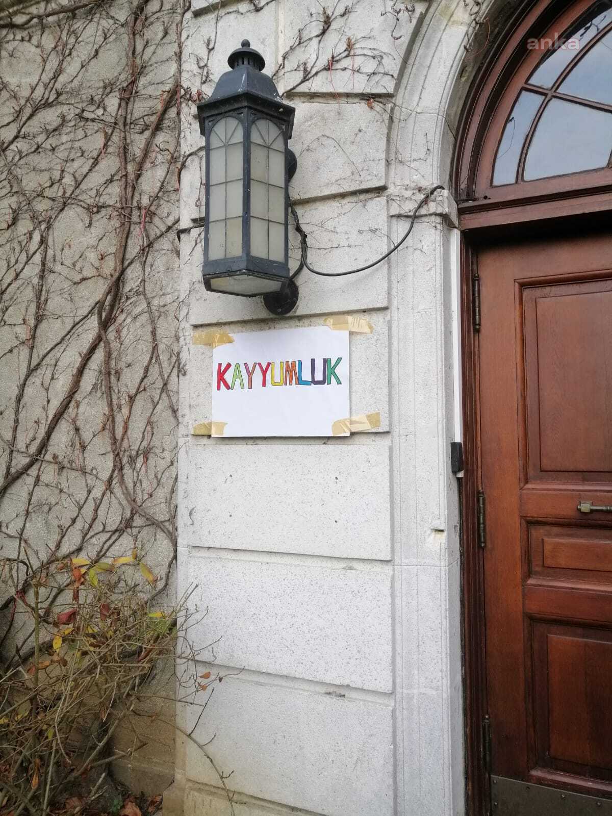 Boğaziçi'nde tabela değişti: Gitti "Rektörlük Binası" geldi "Kayyumluk"