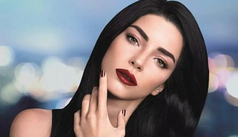 Merve Boluğur şarkıcı olacak!