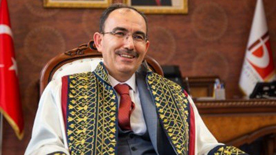 Rektörün yeni makam aracına 6 ayda 73 bin 200 TL kira ödendi