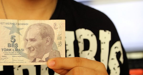 AKP'li belediyenin 'zam' teklifinin 5 lira olmasına işçilerden grev kararı