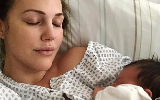 Meryem Uzerli ikinci kez anne oldu