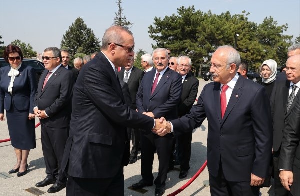 CHP ve AKP yine karşı karşıya: "Sözde Cumhurbaşkanı" polemiği