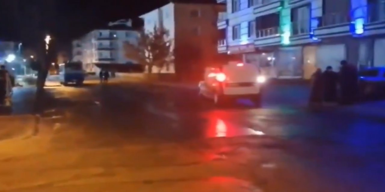 Depremin ardından sokakta panik anları!