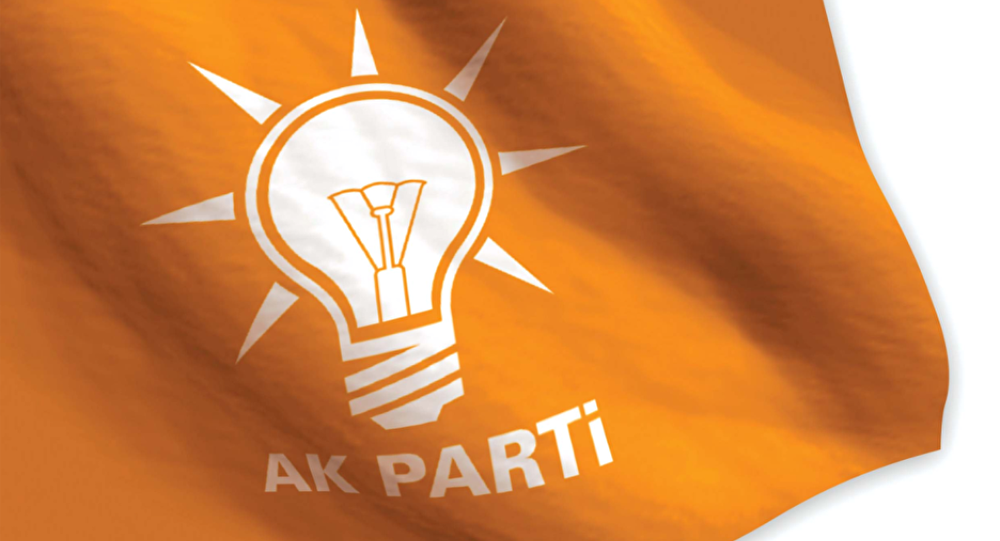Borç batağındaki AKP'li belediyeden bayrak ve flama için milyonlarca lira harcama