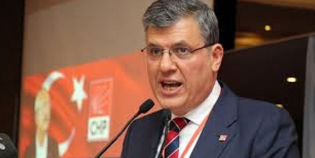 CHP'li Ayhan Barut, seraya girdi dert dinledi, domatesleri inceledi: "Rusya'nın ihracat kotası son bulsun"