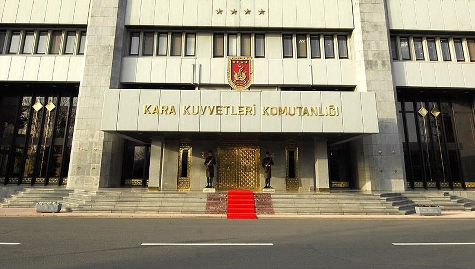 Kara Kuvvetleri Komutanlığı’ndan FETÖ operasyonu: 13 gözaltı