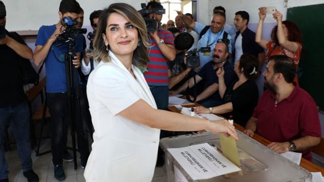 Başak Demirtaş'a yönelik ahlaksız saldırıda pes dedirten ifade...