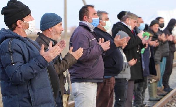 Erzurum'da köylüler kar duasına çıktı