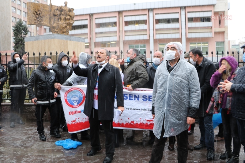 Seçmeli din dersine MEB önünde protesto: Özel güvenlik eğitimcileri iterek engelledi!