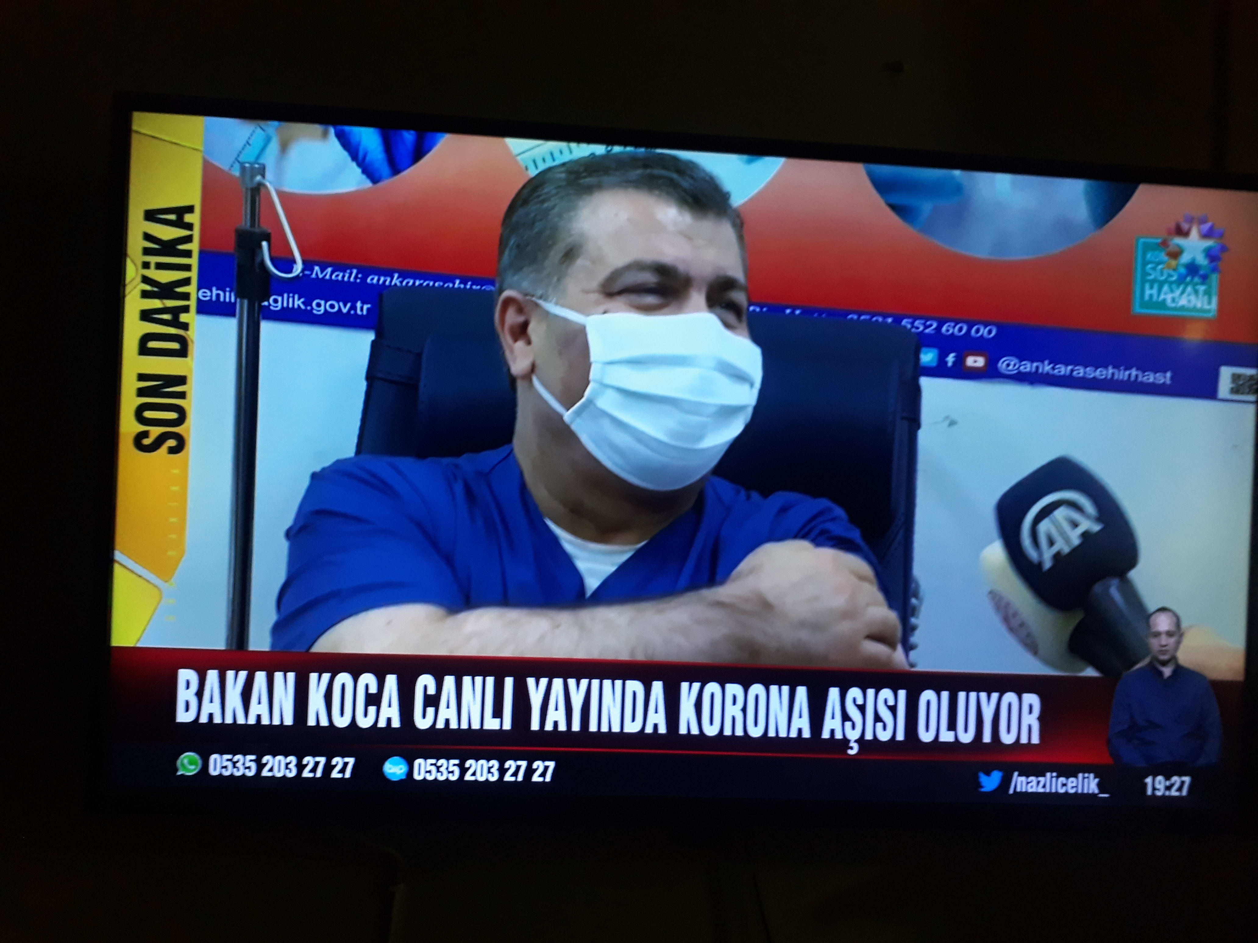 Fahrettin Koca, canlı yayında aşı oldu!