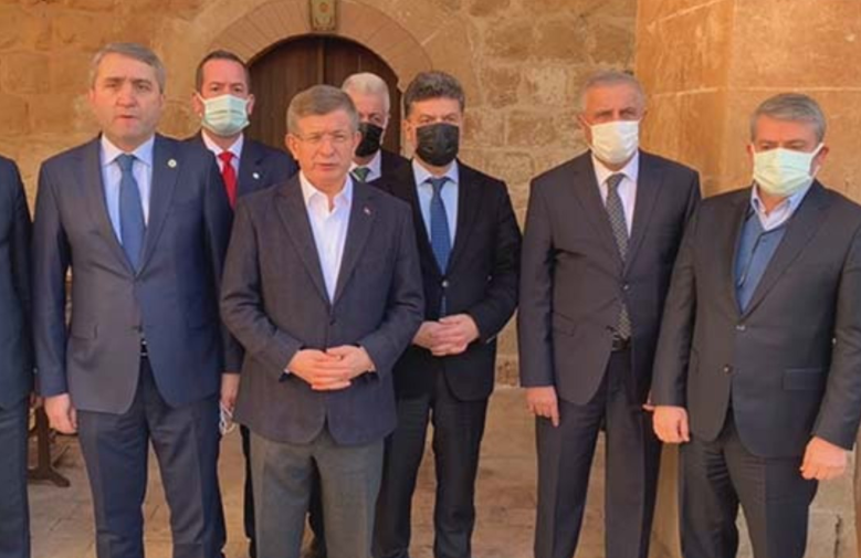 Davutoğlu’ndan Selçuk Özdağ'ın uğradığı saldırıya ilişkin ilk açıklama: "Sorumlu kişi Cumhurbaşkanı Erdoğan'dır"