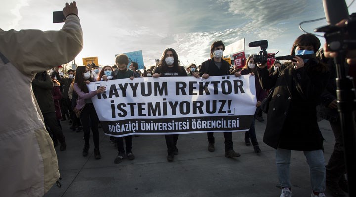 Boğaziçili öğrenciler direniyor: "Kayyum Rektör İstemiyoruz"