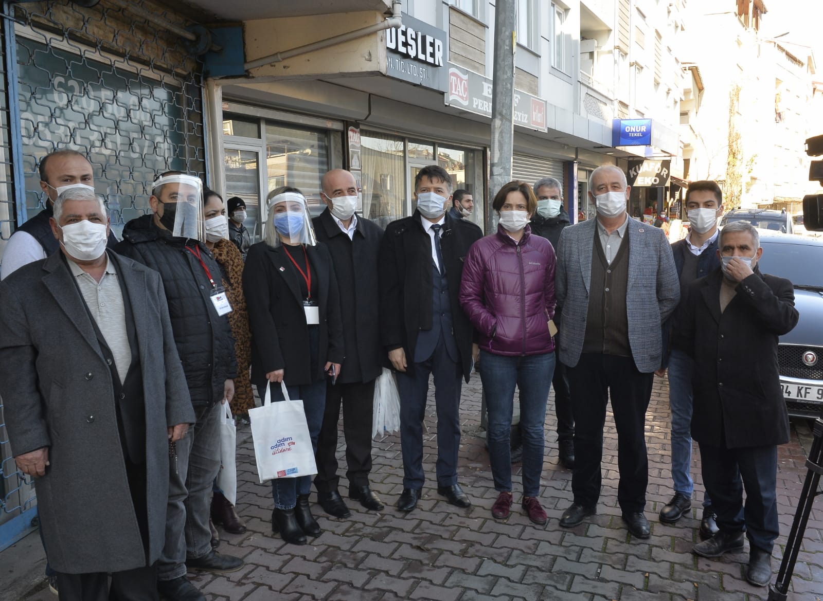 CHP İSTANBUL İL ÖRGÜTÜNÜN “SEN VARSAN BİZ VARIZ” KAMPANYASININ SAHA ÇALIŞMALARI BAŞLADI