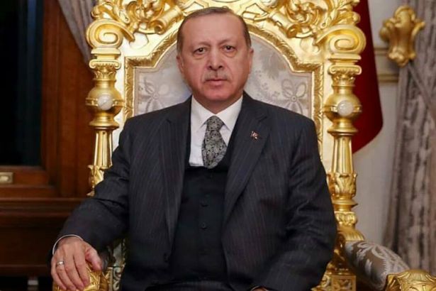 Emin Çölaşan'dan Erdoğan'a: "Türkiye Cumhuriyeti padişahlık değildir!"