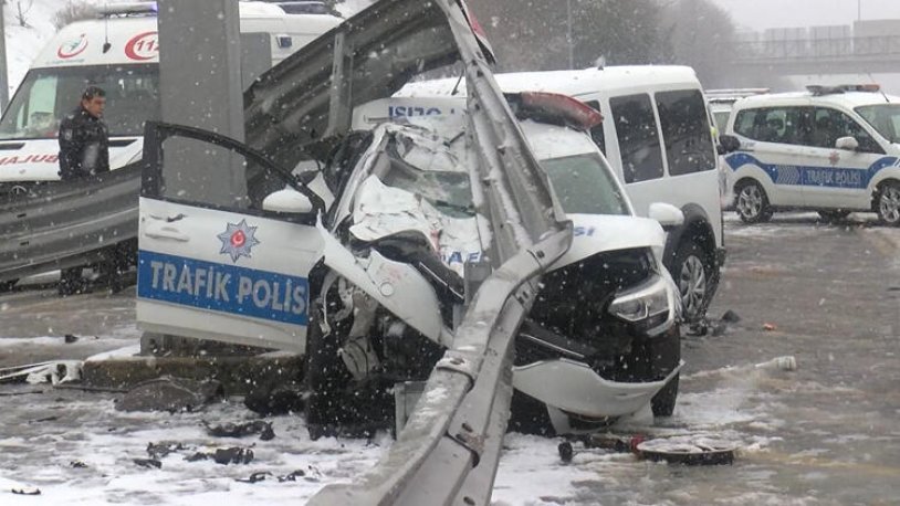 Beşiktaş'ta polis araçlarından feci kaza