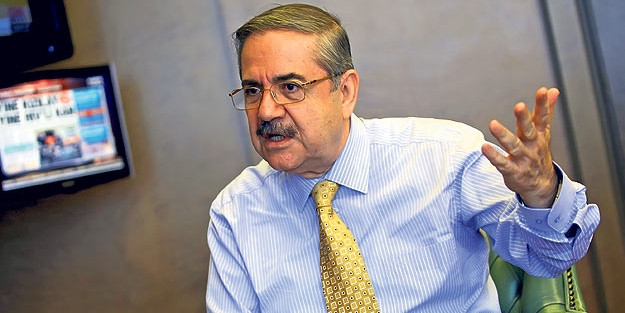 Bahçeli'nin hedef gösterdiği Taha Akyol'dan sert misilleme: "Eli sopalı adamlarım yok!"