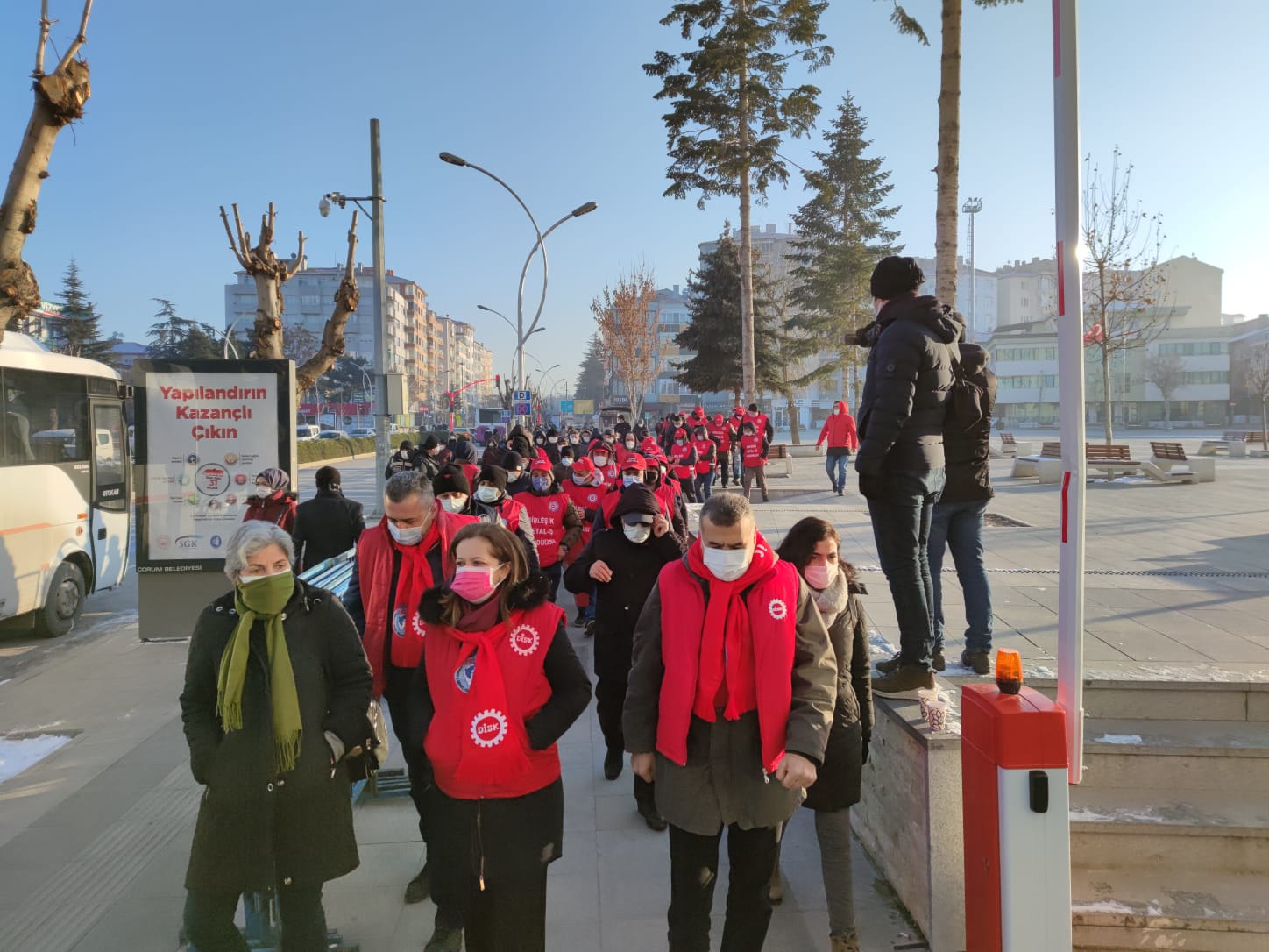Çorum'da işçiler, hakları için 15 kilometre yürüdüler