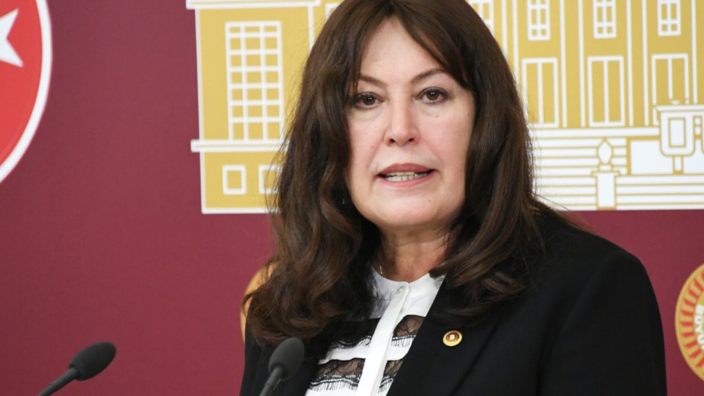 “Tutarsız uygulamalar öğrenci, veli ve öğretmenleri kaosa sürüklemektedir"