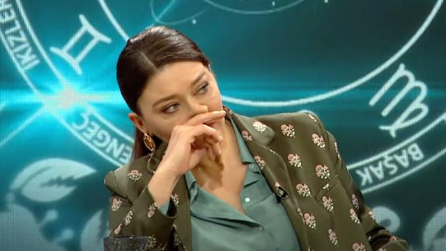 Nurgül Yeşilçay, katılmış olduğu bir programda gözyaşlarını tutamadı!