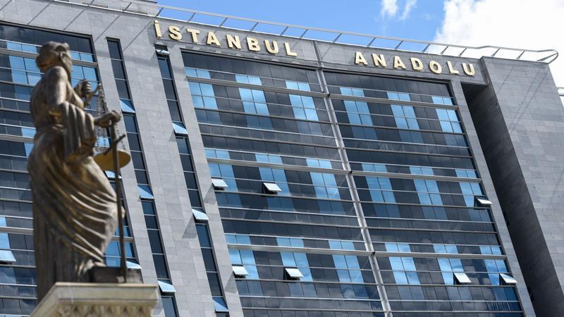 Kartal Adliyesi çatladı