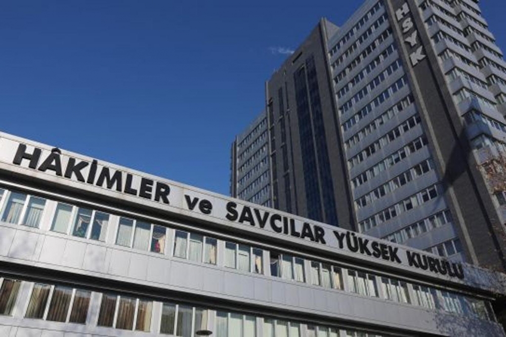 HSK, hakim ve savcılar hakkında FETÖ'den ihraç kararlarını açıkladı