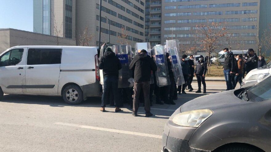 Ankara Tabip Odası Başkanı ve sağlıkçılara alkışlı eylem sonrası gözaltı şoku!