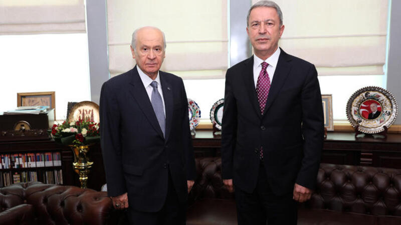 Ahmet Takan bombayı patlattı: Bahçeli, Hulusi Akar konusunda neden ısrarlı?