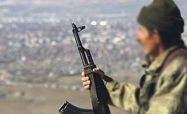 Korucu aracında öldürüldü