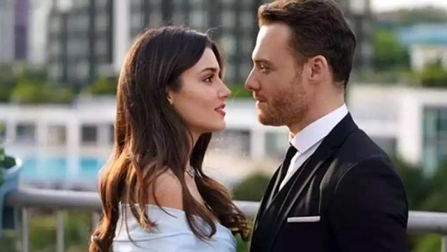 Hande Erçel ve Kerem Bürsin'in küvet sahnesi izleyicileri ikiye böldü!