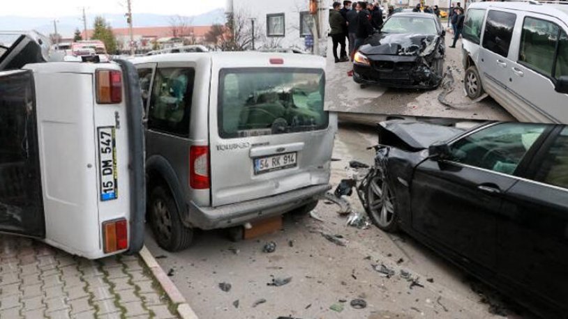 Vali yardımcısının ehliyetsiz oğlu kaza yaptı