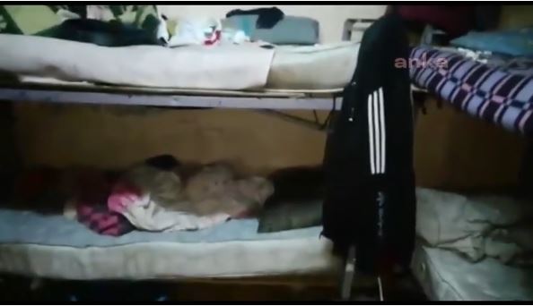 İnsanlık dışı koşullarda tuttukları Suriyeli çocukları zorla dilendiriyorlardı!