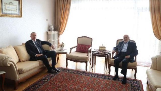 Temel Karamollaoğlu'ndan bu kareye yorum!