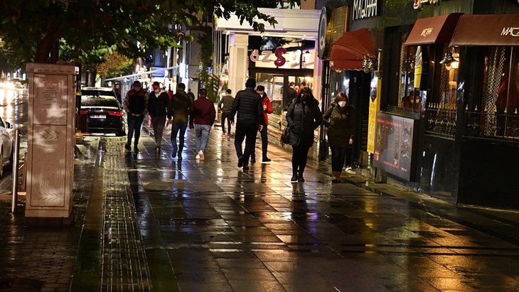 Uzmanlar ne dedi? Normalleşme ne zaman? Bu hafta sonu sokağa çıkma yasağı var mı?