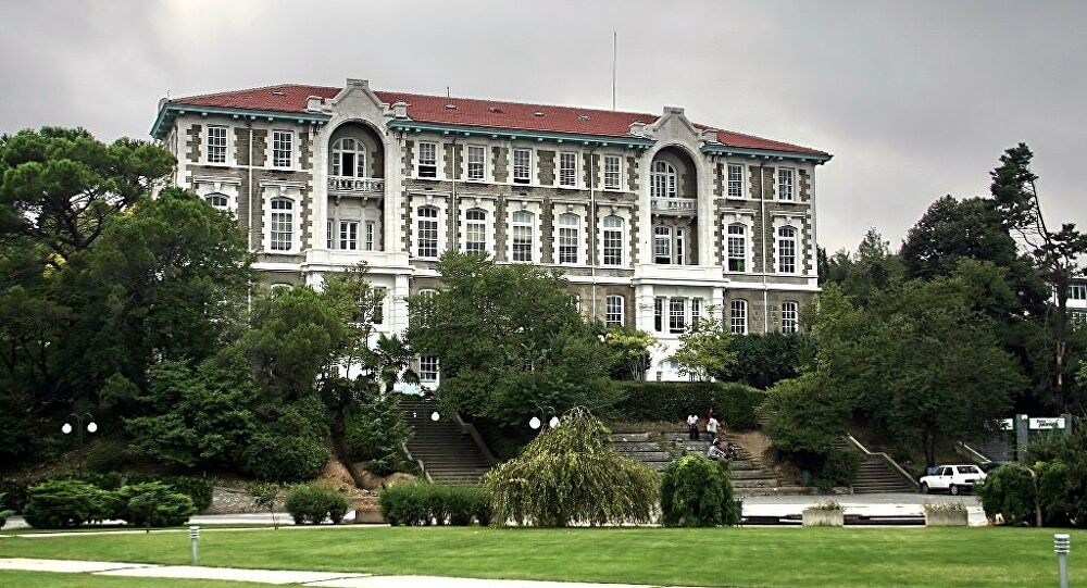 Boğaziçi Üniversitesi'nin önündeki o fotoğrafa soruşturma!