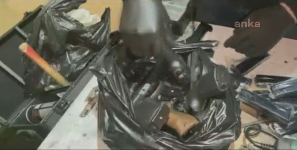 Üstü kafe, altı kaçak silah imalathanesi!