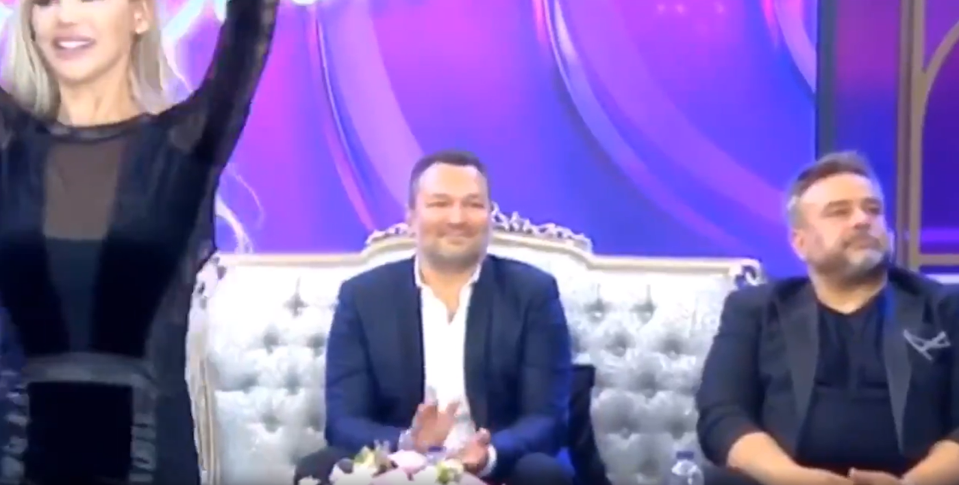 Oryantal Didem oynadı, Bülent Serttaş gözlerini kaçırdı