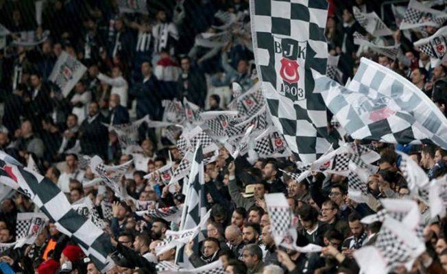 Beşiktaş taraftarı AB'ye ders verdi...