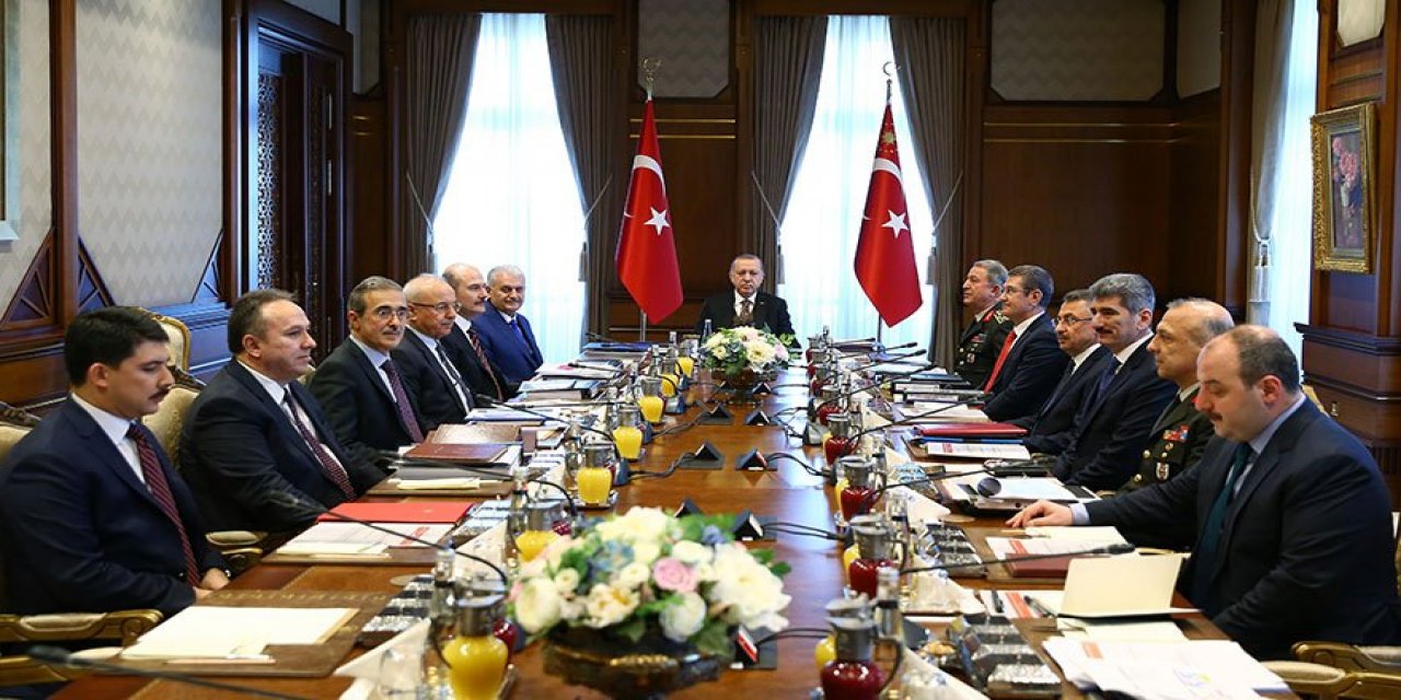 AKP'nin krizle mücadele yöntemi kendine yakın isimleri atamak oldu!