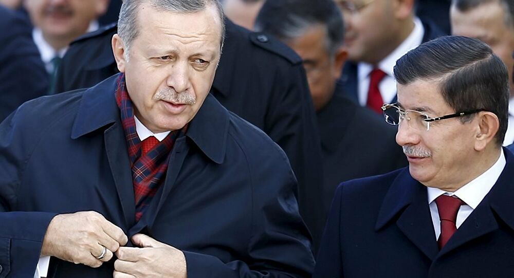 Davutoğlu, Erdoğan'ı eleştiri yağmuruna tuttu: "Yeterince batırdınız ve berbat ettiniz!"