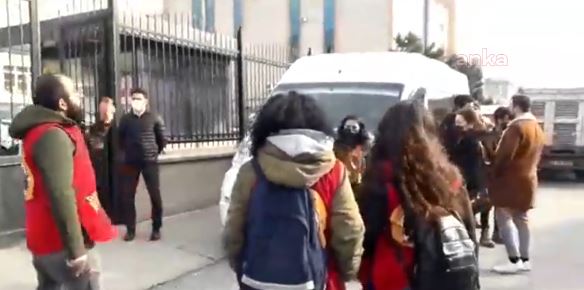 Pandemi döneminde yasak olmasına rağmen 22 işçiyi işten çıkardılar!