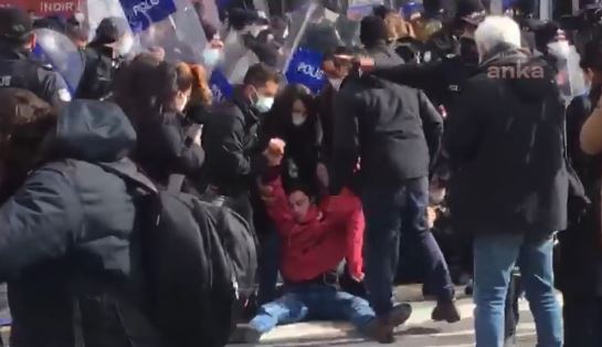 Boğaziçililere destek olmak için toplanmışlardı, Ankara’da çok sert polis müdahalesi