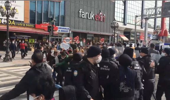 Ankara’daki Boğaziçi Üniversitesi öğrencilerine destek eyleminde 69 gözaltı